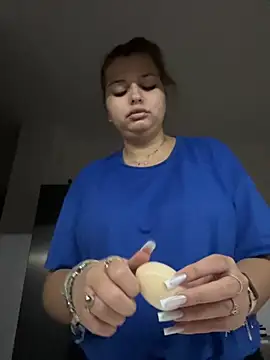 AllysonK online show from 11-12-25, 04:22