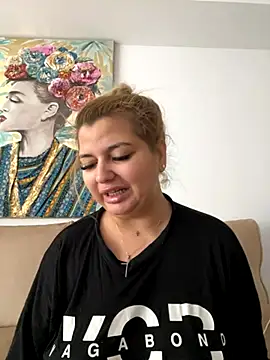Snapshot of AllysonK chatting on 09-29-25, 11:16 AllysonK online show from 09-29-25, 11:16