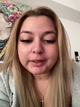 Snapshot of AllysonK chatting on 03-10-25, 10:18 AllysonK online show from 03-10-25, 10:18
