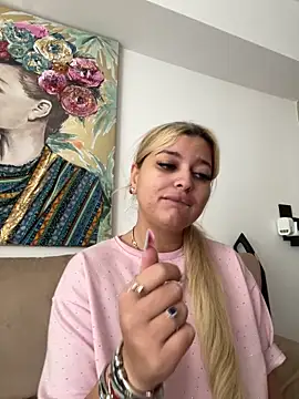 Snapshot of AllysonK chatting on 06-17-26, 10:14 AllysonK online show from 06-17-26, 10:14