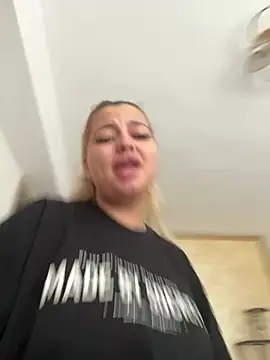 Snapshot of AllysonK chatting on 07-17-26, 12:35 AllysonK online show from 07-17-26, 12:35