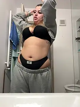 AllysonK online show from 02-06-26, 10:44