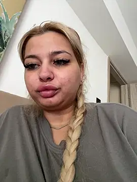 Snapshot of AllysonK chatting on 07-15-26, 12:12 AllysonK online show from 07-15-26, 12:12