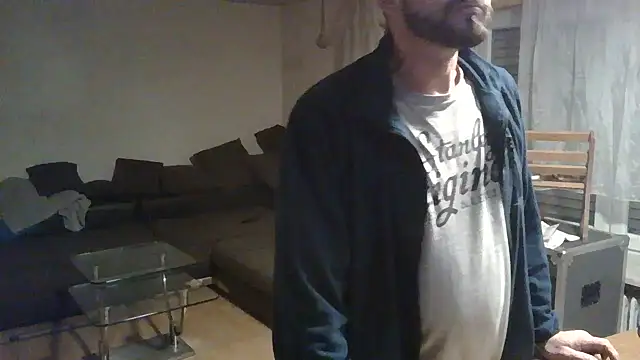 Snapshot of rosaeichel chatting on 03-01-26, 01:49 rosaeichel online show from 03-01-26, 01:49