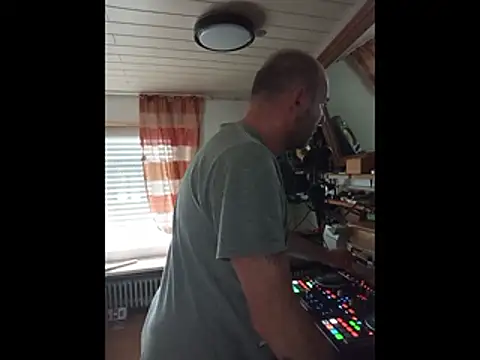 Snapshot of rosaeichel chatting on 04-05-26, 02:02 rosaeichel online show from 04-05-26, 02:02