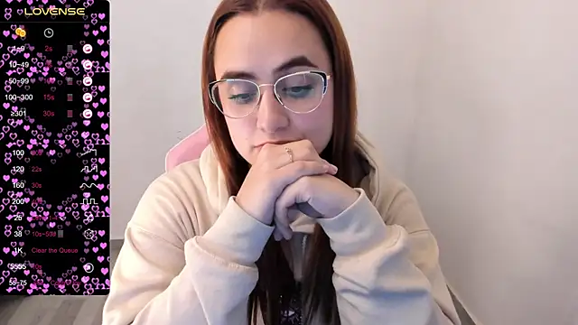 Snapshot of maryluna95 chatting on 02-19-25, 02:44 maryluna95 online show from 02-19-25, 02:44