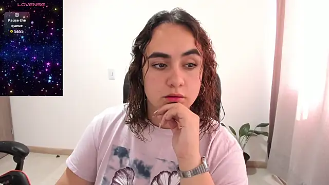 Snapshot of maryluna95 chatting on 07-10-26, 07:47 maryluna95 online show from 07-10-26, 07:47