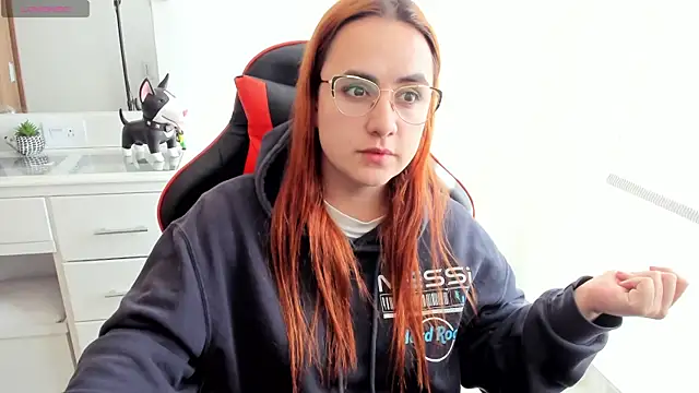 Snapshot of maryluna95 chatting on 09-11-25, 08:42 maryluna95 online show from 09-11-25, 08:42