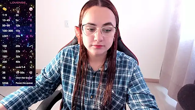 Snapshot of maryluna95 chatting on 10-21-25, 06:51 maryluna95 online show from 10-21-25, 06:51