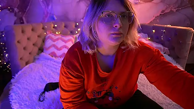 Snapshot of CoolTatis chatting on 02-07-26, 07:16 CoolTatis online show from 02-07-26, 07:16