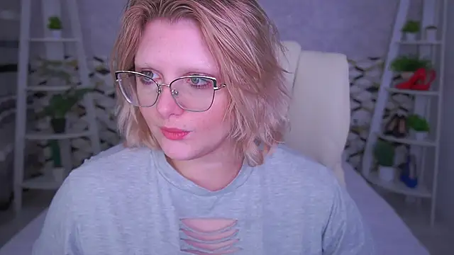 CoolTatis online show from 05-19-26, 06:42