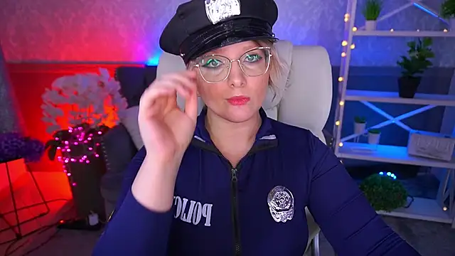 Snapshot of CoolTatis chatting on 02-23-26, 07:42 CoolTatis online show from 02-23-26, 07:42