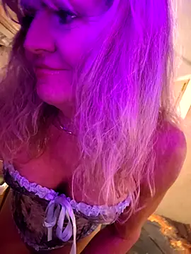 annika lately online show from 12-05-25, 09:23