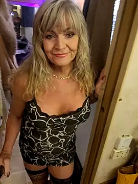 Snapshot of annika_lately chatting on 10-01-25, 02:38 annika lately online show from 10-01-25, 02:38