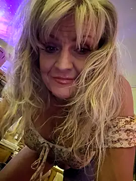 annika lately online show from 11-10-25, 04:06