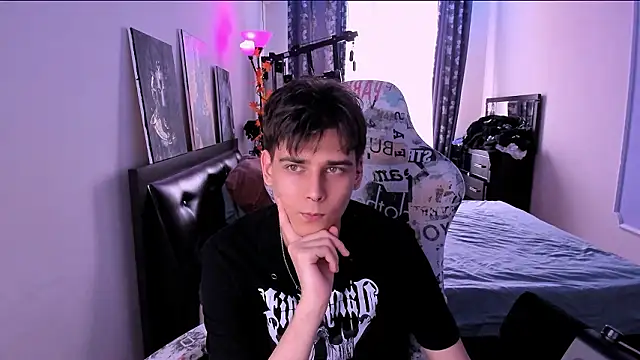 Foxicfu online show from 02-21-26, 10:06