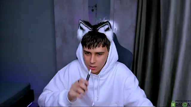 Foxicfu online show from 02-07-25, 02:26