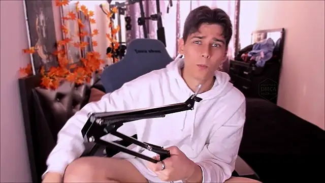 Foxicfu online show from 11-07-25, 03:33