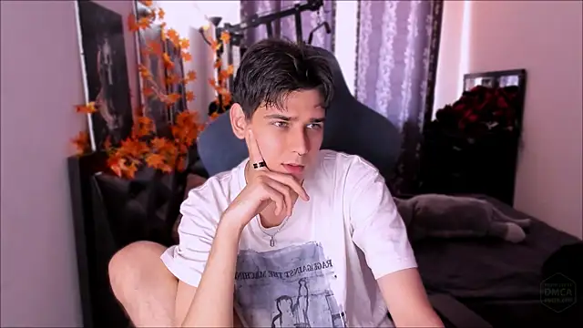 Foxicfu online show from 11-11-25, 06:19