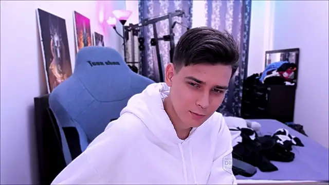 Foxicfu online show from 09-23-25, 10:22