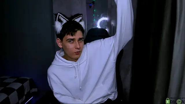 Foxicfu online show from 02-06-25, 02:58