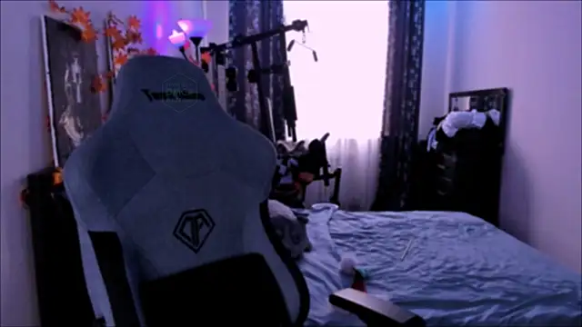 Foxicfu online show from 12-20-25, 09:23