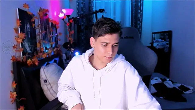 Foxicfu online show from 09-29-25, 06:02