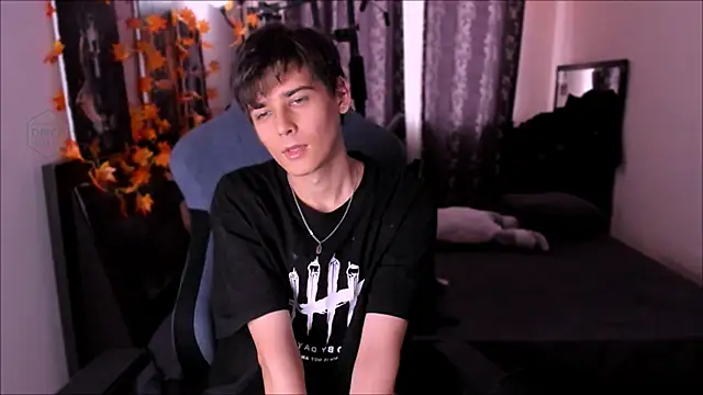 Foxicfu online show from 12-04-25, 08:13