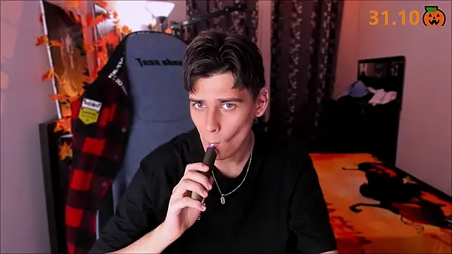 Foxicfu online show from 10-18-25, 03:47