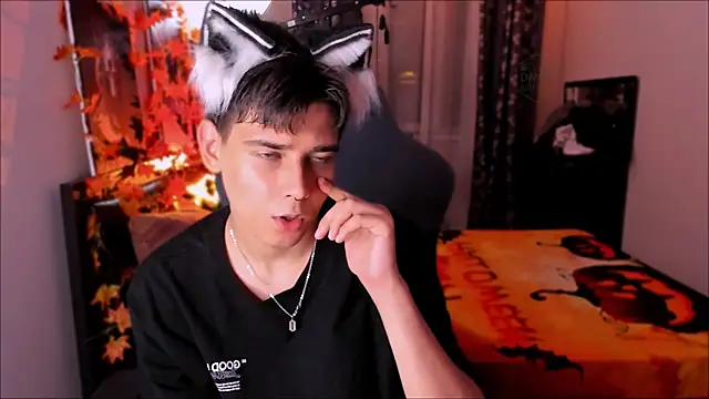 Foxicfu online show from 10-12-25, 07:26