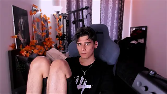 Foxicfu online show from 11-12-25, 09:24