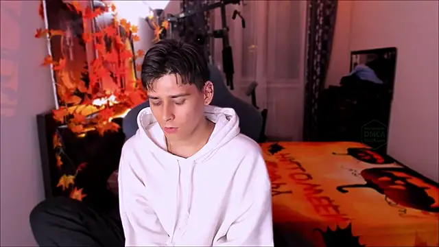 Foxicfu online show from 10-10-25, 05:47