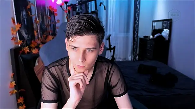 Foxicfu online show from 10-06-25, 05:57