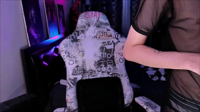 Foxicfu online show from 05-22-26, 01:31