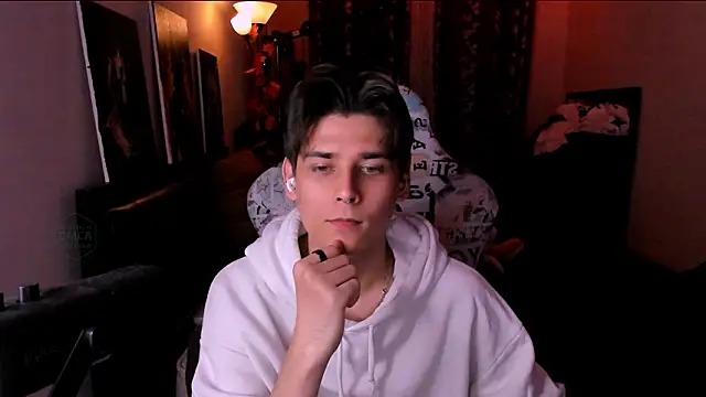 Foxicfu online show from 03-29-26, 04:08