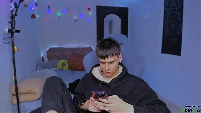 Foxicfu online show from 01-27-25, 04:33