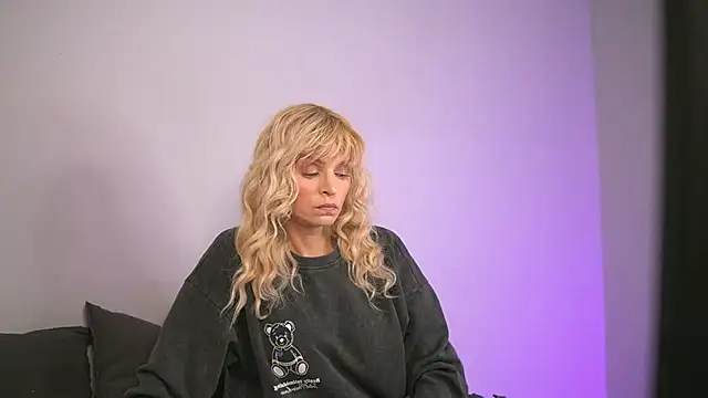 Snapshot of BritneyHudson chatting on 10-15-25, 03:49 BritneyHudson online show from 10-15-25, 03:49