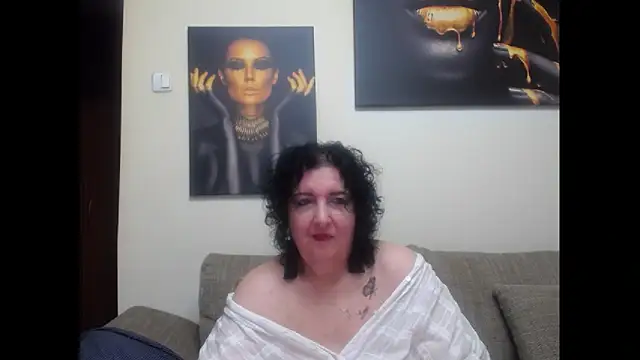 Snapshot of maturekorine chatting on 05-27-26, 07:43 maturekorine online show from 05-27-26, 07:43