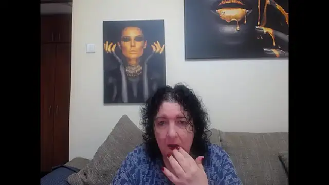 Snapshot of maturekorine chatting on 05-25-26, 02:38 maturekorine online show from 05-25-26, 02:38