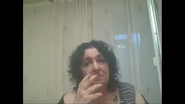Snapshot of maturekorine chatting on 05-19-26, 05:42 maturekorine online show from 05-19-26, 05:42