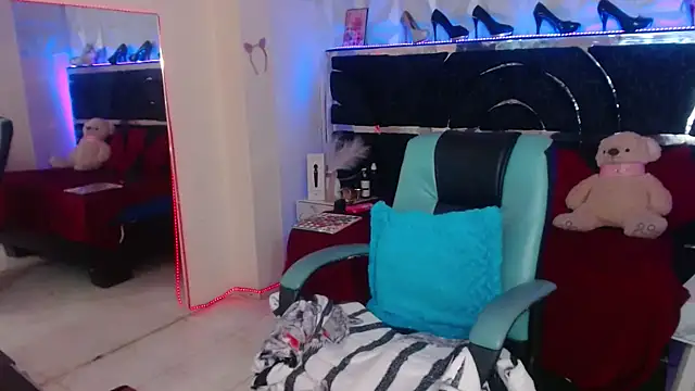 Snapshot of red_moon_2 chatting on 02-11-26, 06:46 red moon 2 online show from 02-11-26, 06:46