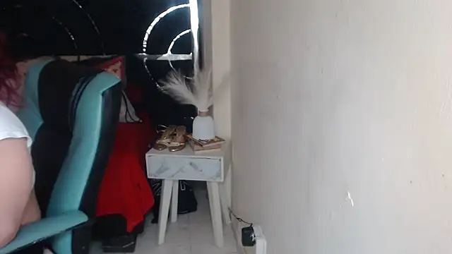 red moon 2 online show from 11-12-25, 04:44