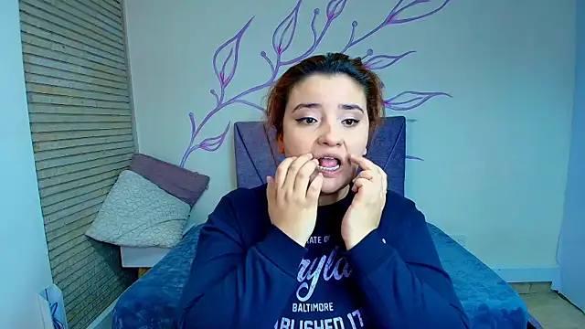 ZaraNolimits  online show from 01-29-25, 12:02