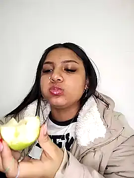 Snapshot of Alix_sweet22 chatting on 12-13-24, 08:58 Alix sweet22 online show from 12-13-24, 08:58