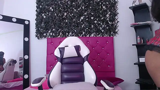 michel cardona online show from 10-31-25, 04:25