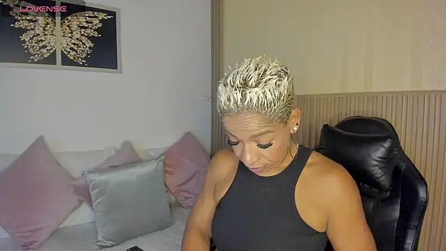 summer night  online show from 10-12-25, 01:01