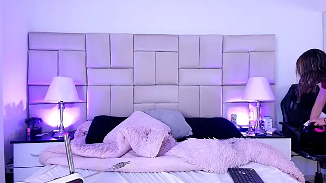 Snapshot of IsisLoveyes_ chatting on 03-05-26, 11:32 IsisLoveyes online show from 03-05-26, 11:32