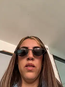 IsisLoveyes  online show from 01-07-26, 03:39