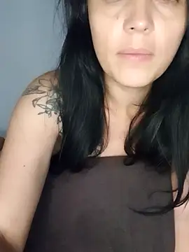 KarameloVzla online show from 11-18-25, 01:47