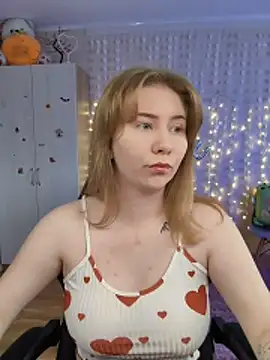 D0nna  online show from 02-16-26, 09:41